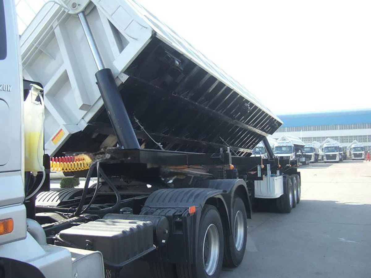 Side Tipper Trailer With Tri-axles1